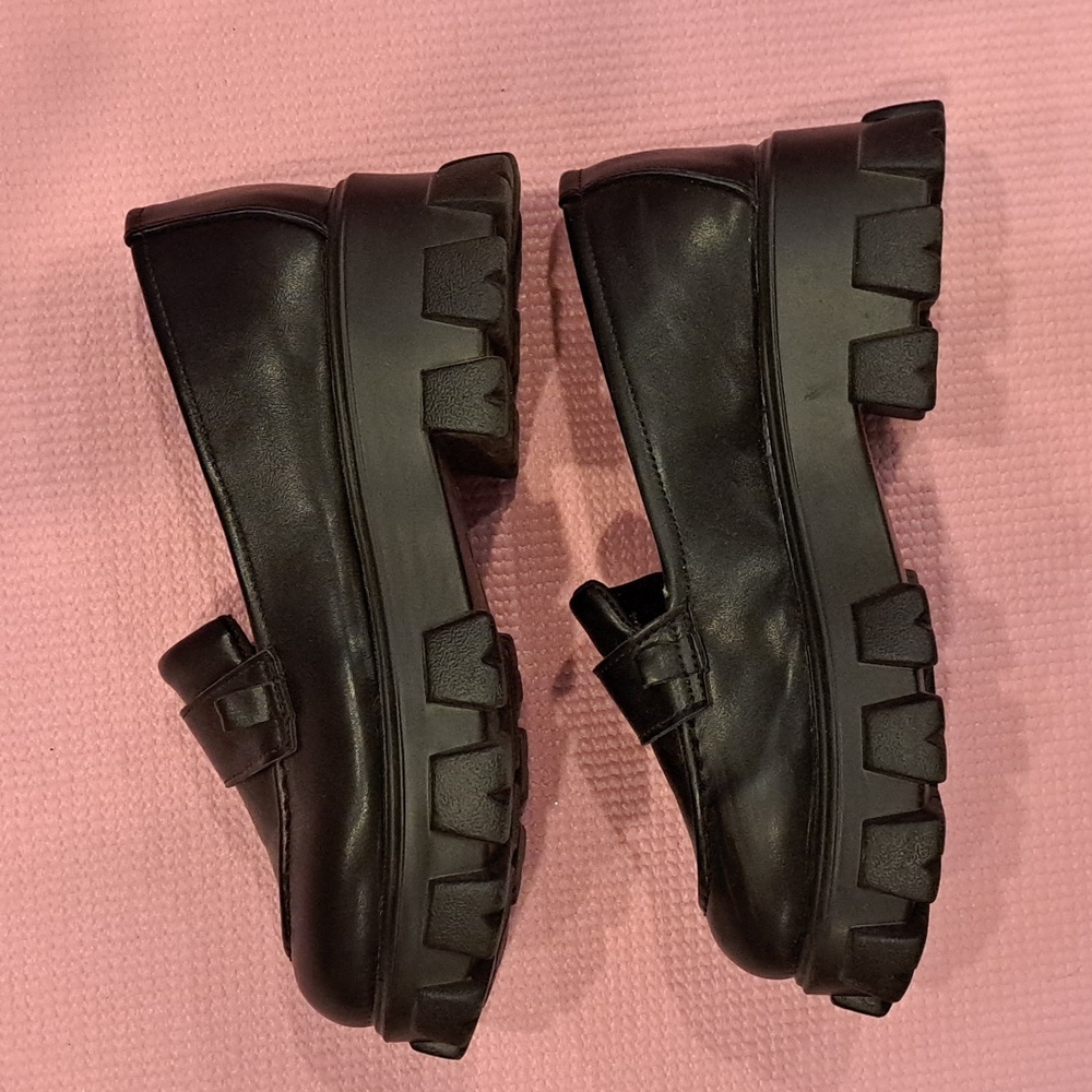 Ardene Black Platform Loafers - Picture 2 of 9